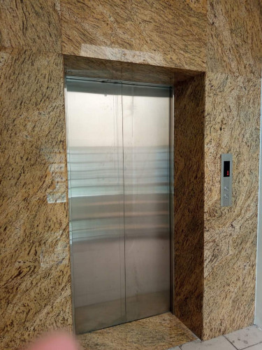 Cho thuê nhà, Chùa Láng, Vỉa hè, THANG MÁY, PCCC, 198m2x 7T *116 Tr