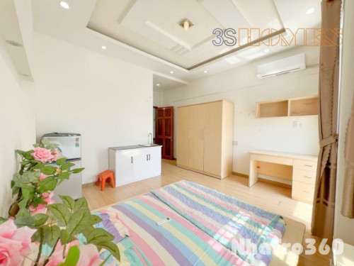 PHÒNG ĐẸP CÓ BAN CÔNG NỘI THẤT NHƯ HÌNH