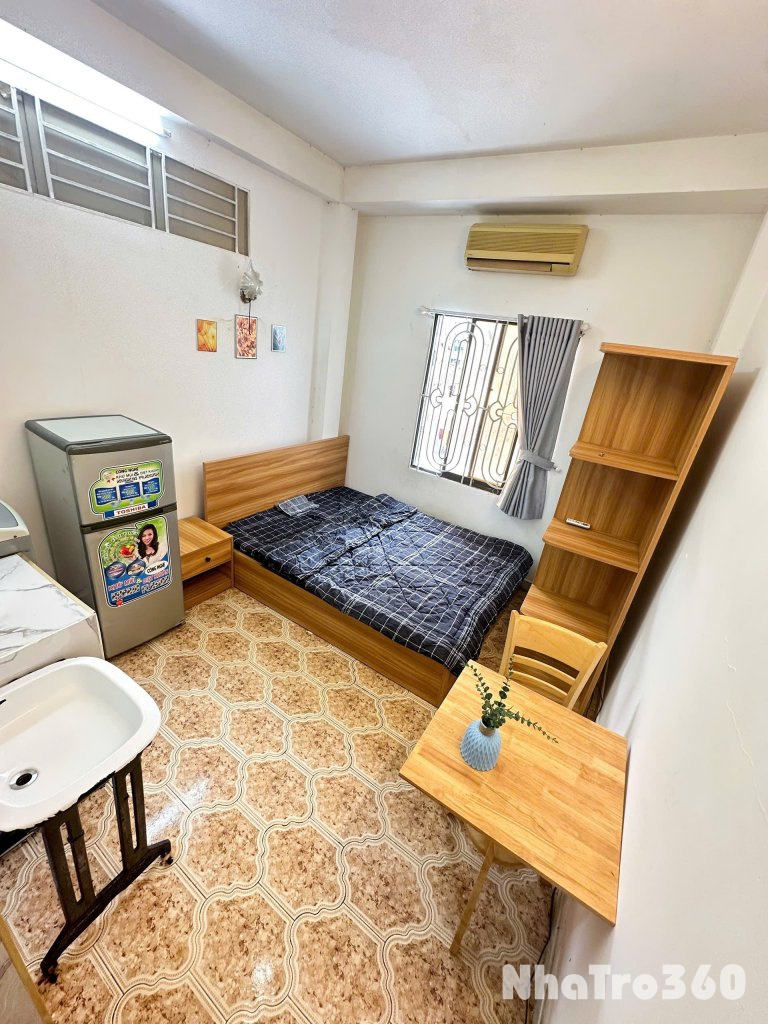 Cho thuê căn hộ Q1, đường Nguyễn Văn Thủ, gần Thảo Cầm Viên, Cầu Thị Nghè, Cầu Bông  - Máy giặt riêng, đầy đủ nội thất như hình - Tiện qua Q3, Q4, Q5, Q8, Q10 - Giờ giấc tự do, khoá từ, PCCC - Có ưu đãi cho khách thuê dài hạn  Liên hệ (Zalo/Call) Viên Iva