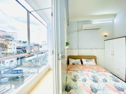 CHO THUÊ CĂN HỘ BAN CÔNG, TÁCH BẾP QUẬN 1 - MÃ LỘ - GẦN CHỢ TÂN ĐỊNH, CÔNG VIÊN LÊ VĂN TÁM