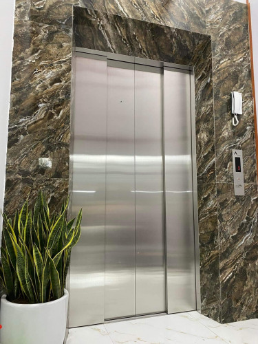 Cho thuê nhà, P. Hoàng Quốc Việt, THANG MÁY, PCCC, 154m2x 5T *77 Tr