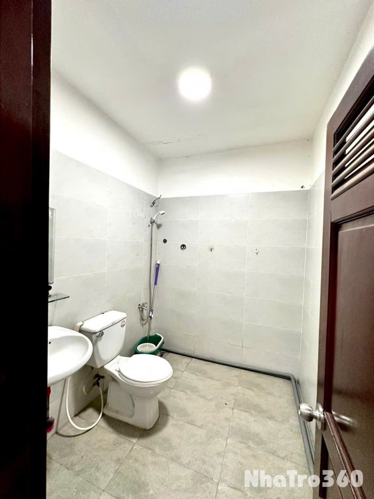 Cho thuê phòng studio tách bếp 40m2 full nội thất đường Bàu Cát gần ngã tư Bảy Hiền.