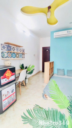 Cho thuê căn hộ ban công, Q4, Đường Đoàn Văn Bơ, gần ĐH Nguyễn Tất Thành, ĐH Luật, Chợ Xóm Chiếu