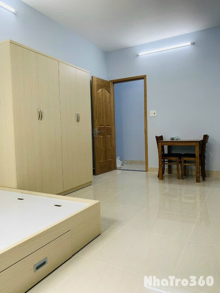 Cho thuê phòng trọ studio cửa sổ, ngay chợ Xóm Chiếu, Đh Luật, Đh Nguyễn Tất Thành, cầu Kênh Tẻ,...