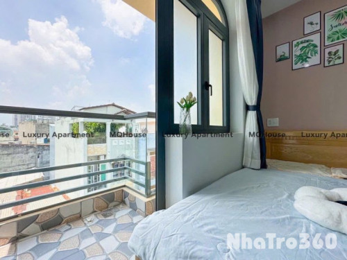 Cho thuê căn hộ ban công, Q10, đường CMT8, gần Vòng Xoay Dân Chủ, Toà Nhà Viettel, Chợ Hoà Hưng