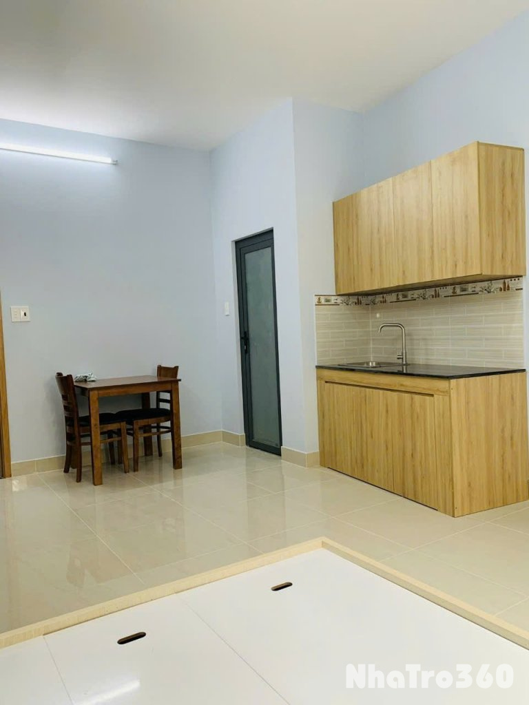 Cho thuê phòng trọ studio cửa sổ, ngay chợ Xóm Chiếu, Đh Luật, Đh Nguyễn Tất Thành, cầu Kênh Tẻ,...