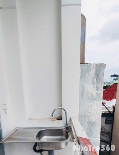 Cho thuê căn hộ ban công, Q4, Đường Đoàn Văn Bơ, gần ĐH Nguyễn Tất Thành, ĐH Luật, Chợ Xóm Chiếu