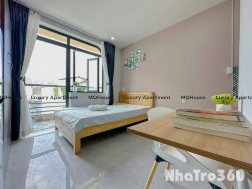 Cho thuê căn hộ ban công, Q10, đường CMT8, gần Vòng Xoay Dân Chủ, Toà Nhà Viettel, Chợ Hoà Hưng