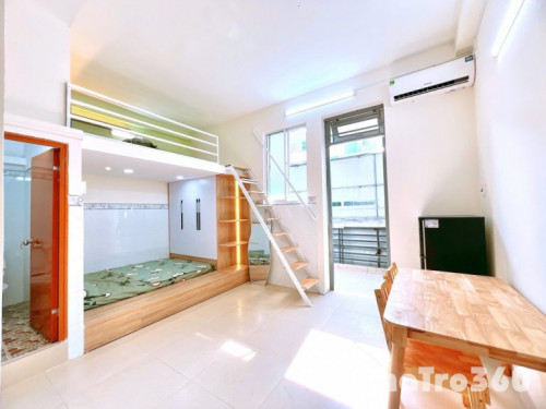 Duplex Ban Công Full Nội Thất Ngay ĐH Swinburne