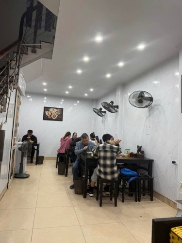 SANG NHƯỢNG CỬA HÀNG – VỊ TRÍ ĐẸP PHỐ NGUYỄN KHUYẾN, VĂN QUÁN