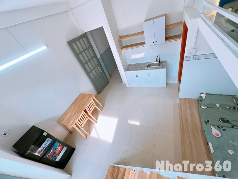 Duplex Ban Công Full Nội Thất Ngay ĐH Swinburne