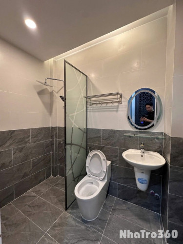 Cho thuê studio có ban công thoáng mát gần sân bay