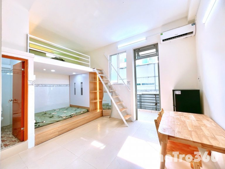 Duplex Ban Công Full Nội Thất Ngay ĐH Swinburne