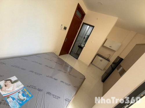 Phòng ban công 30m2 quận 4 đường tôn thất thuyết