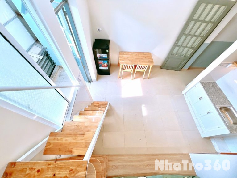 Duplex Ban Công Full Nội Thất Ngay ĐH Swinburne