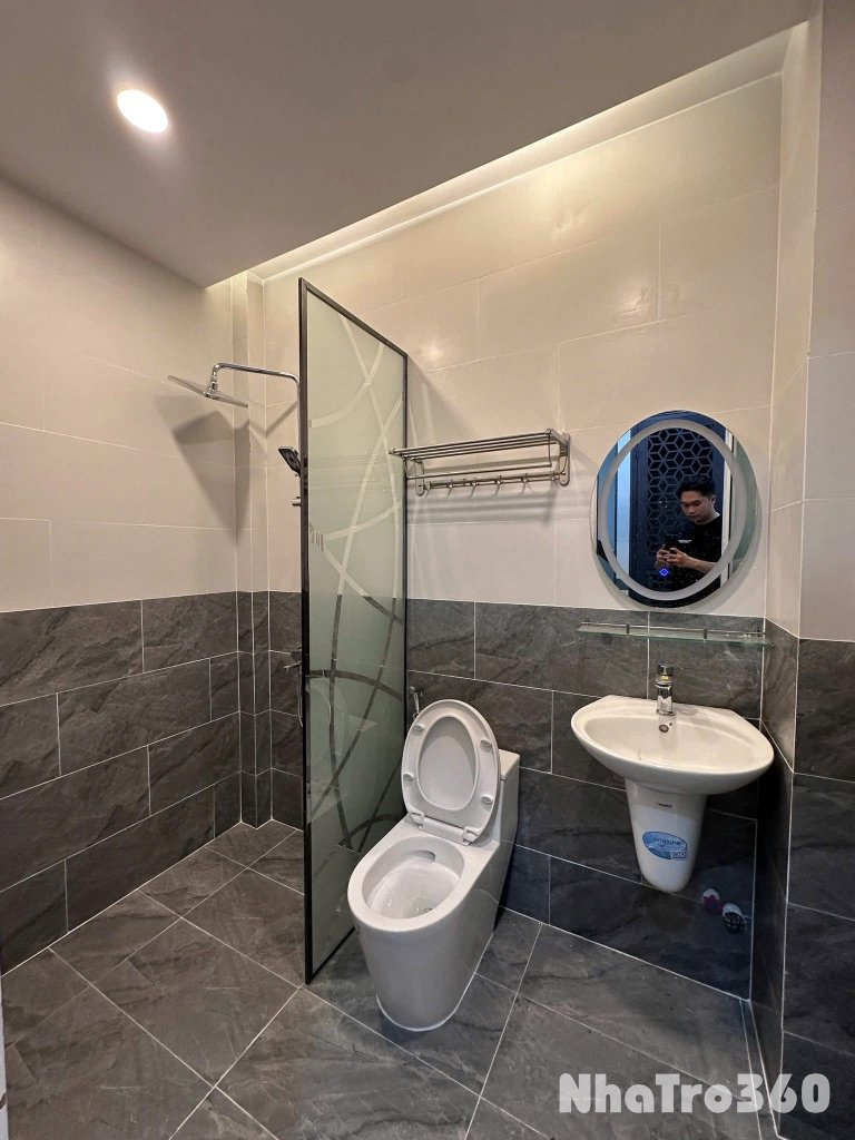 Cho thuê studio có ban công thoáng mát gần sân bay