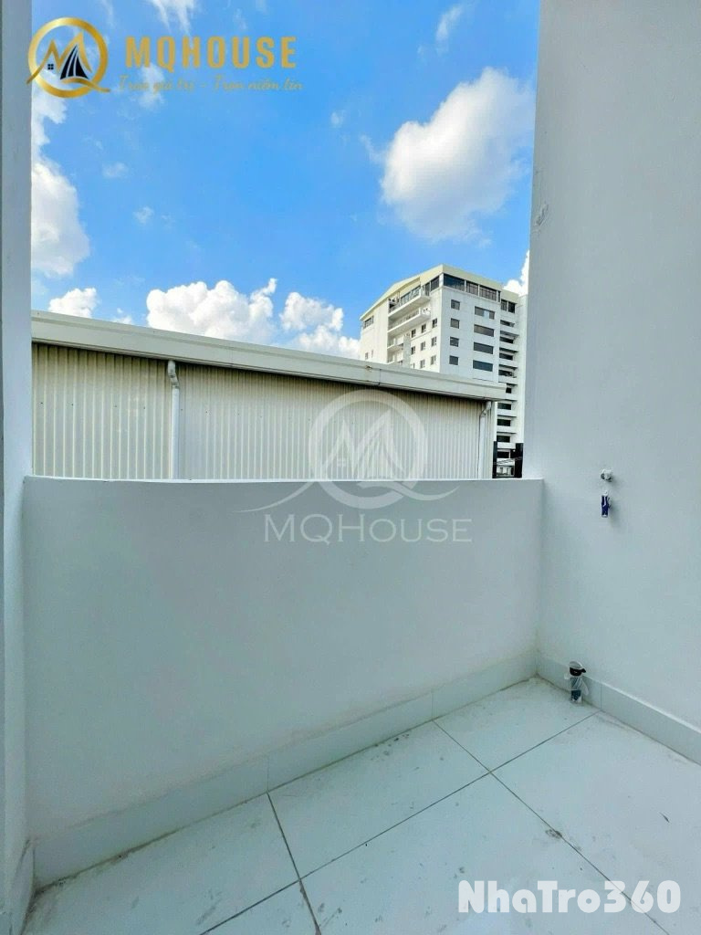 GÁC LỬNG BAN CÔNG BẾP NGAY VÒNG XOAY LĂNG CHA CẢ