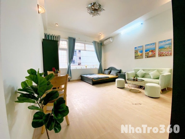 Căn hộ full nội thất gần CV Lê Văn Tám Quận 1