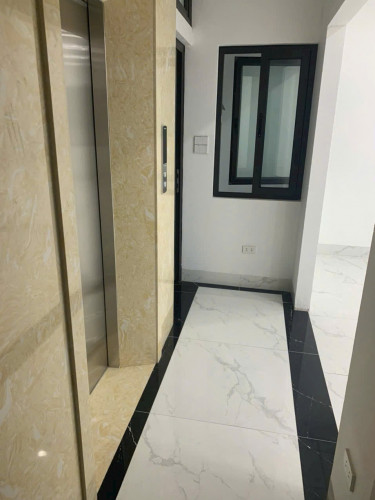 Cho thuê nhà, PCCC, THANG MÁY, Vỉa hè, 102m2_ 4T, Phố Duy Tân-30 Tr