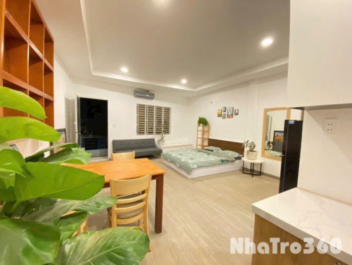 Căn Hộ Full Nội Thất Ban Công Thoáng 30m2 Gần Q1