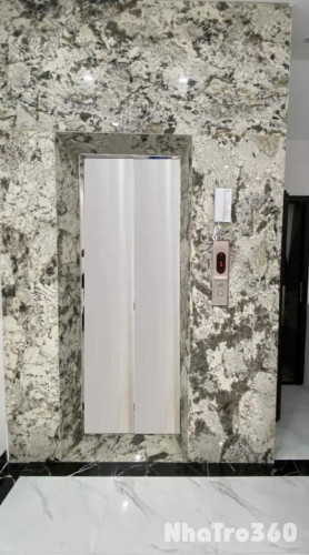 Cho thuê nhà hai cửa đi, Trúc Bạch, thang máy; vỉa hè 101m2* 4T- 31 Tr