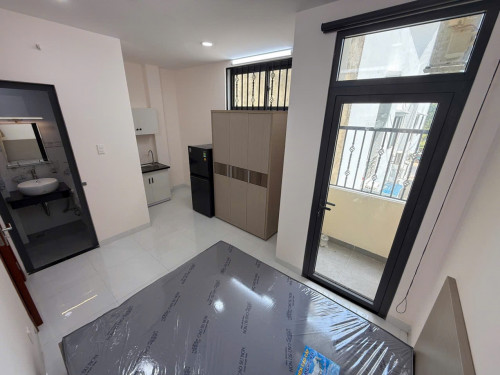 Cho thuê căn hộ ban công, Q4, Đường Tôn Thất Thuyết, gần ĐH Nguyễn Tất Thành, ĐH Luật, Chợ Xóm Chiếu