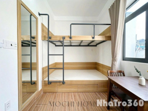 Duplex ban công có nội thất gần ngã tư Bảy Hiền