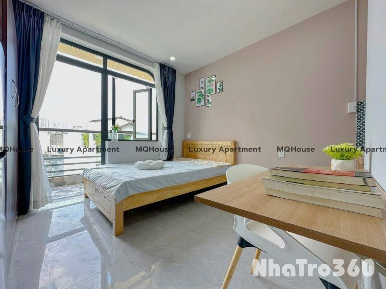 Cho thuê căn hộ ban công, Q10, đường CMT8, gần Vòng Xoay Dân Chủ, Toà Nhà Viettel, Chợ Hoà Hưng