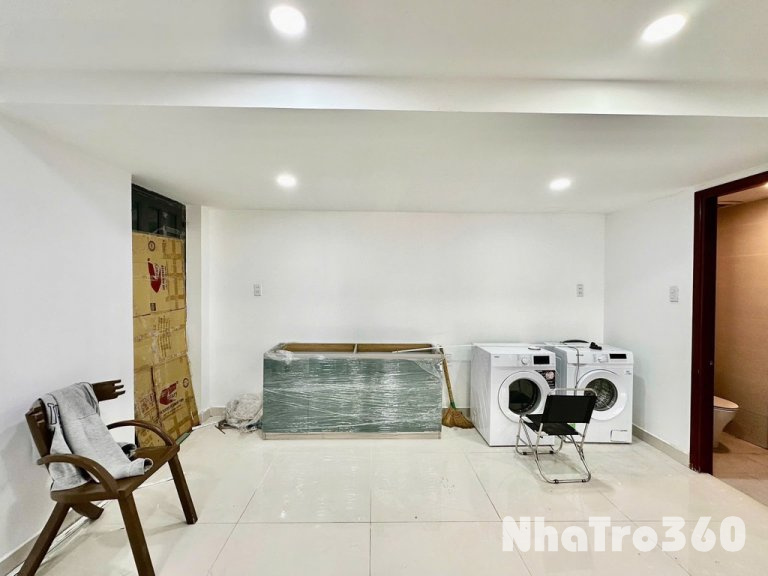 Căn hộ new, Dương Quảng Hàm