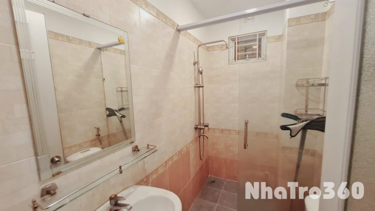 Cho thuê căn hộ 2PN, ban công, Q1, đường Nguyễn Thị Minh Khai, gần Thảo Cầm Viên, ĐH Y Dược, Cầu Thị Nghè