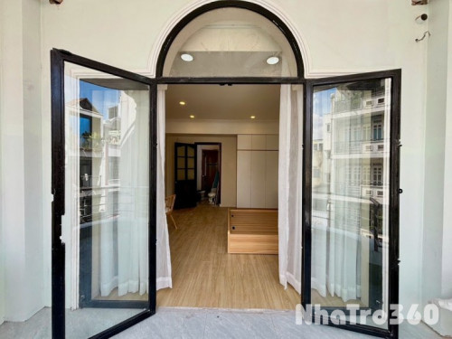 STUDIO ban công, Full nội thất, gần Go miền đông