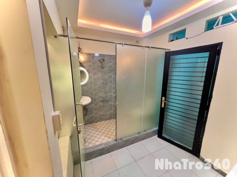 Cho thuê studio ban công tách bếp Q8, gần Parcmall, Đh Công nghệ SG, Cao đẳng Bách Khoa Nam SG, Central Premium,...