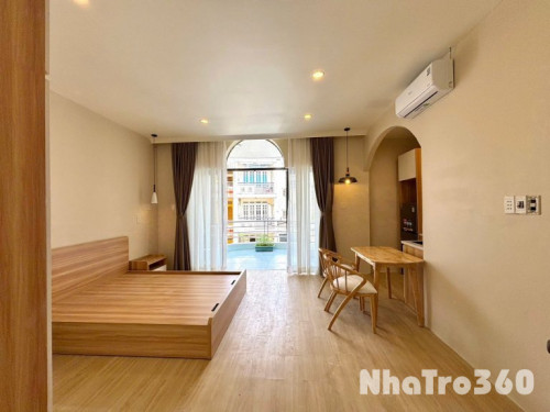 STUDIO ban công, Full nội thất, gần Go miền đông