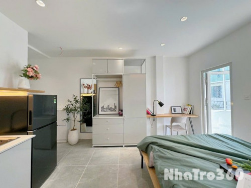 Studio ban công gần chợ Bến Thành, công viên 23/9, Bitexco, ngã sáu Phù Đổng,...