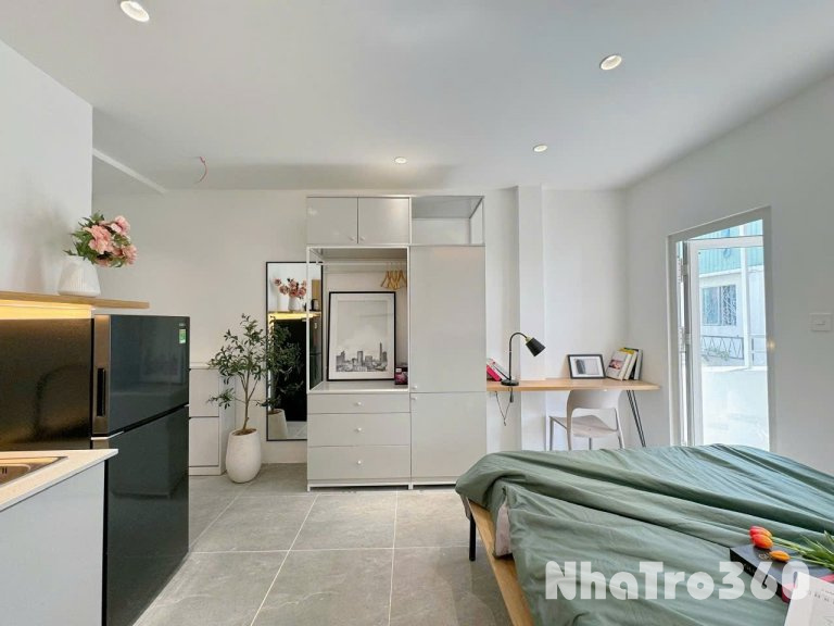 Studio ban công gần chợ Bến Thành, công viên 23/9, Bitexco, ngã sáu Phù Đổng,...