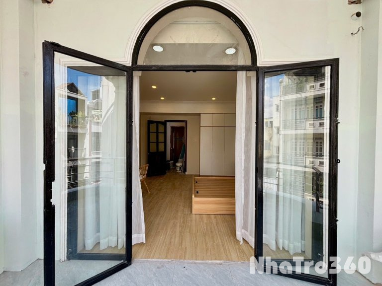 STUDIO ban công, Full nội thất, gần Go miền đông