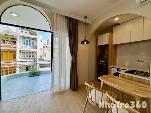 STUDIO ban công, Full nội thất, gần Go miền đông