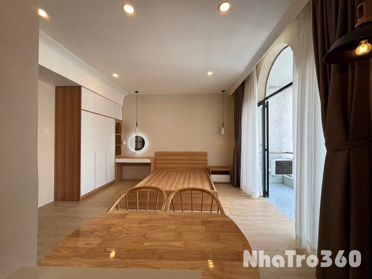 STUDIO ban công, Full nội thất, gần Go miền đông
