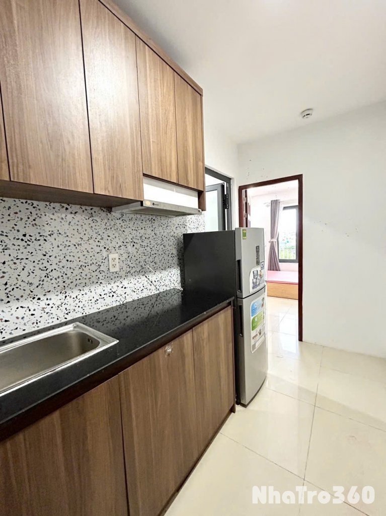 Cho thuê căn hộ 1PN, ban công, Q10, đường Thành Thái, gần ĐH Kinh Tế, ĐH Y Khoa, Vạn Hạnh Mall