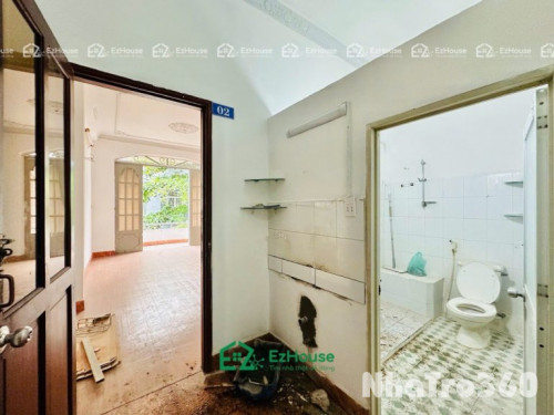 Full nội thất, ban công, tự do, giá rẻ