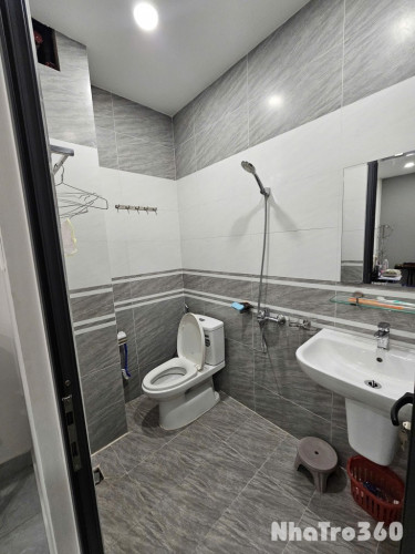 Cho thuê phòng trọ 25m2 kế bên Công viên phần mềm Quang Trung