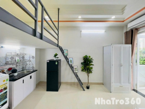 Phòng trọ ban cong có máy lạnh