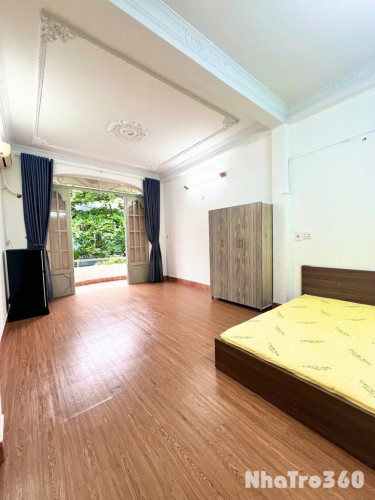 Full nội thất, ban công, tự do, giá rẻ