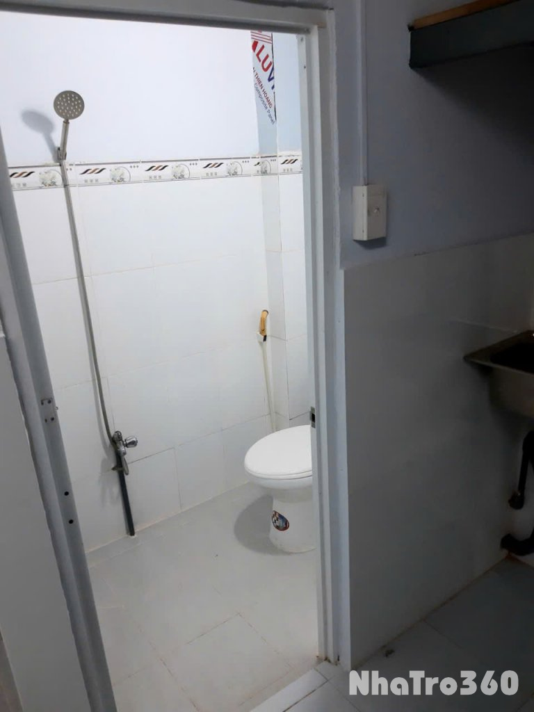 CHO THUÊ PHÒNG (TẦNG TRỆT) NGUYỄN KHOÁI, P. 1, Q. 4 GIÁ 3 TRIỆU 500