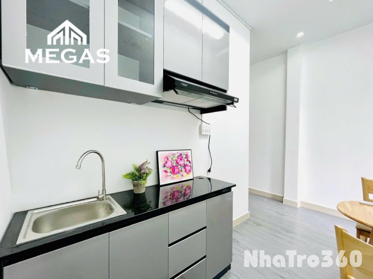 Full nội thất, cửa sổ, ban công, 1 pn, tách bếp