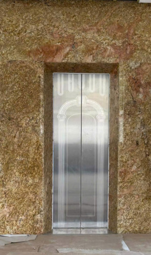 Cho thuê Nhà mới, Lạc Long Quân, thang máy, 103m2x 5T vỉa hè 31 Tr