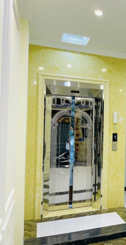 Cho thuê Nhà mới , thang máy,vỉa hè, 120m2- 4T, Hoàng Quốc Việt_45 Tr