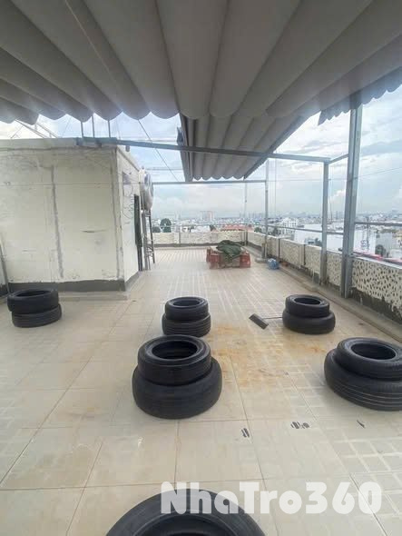 Cho thuê 2 phòng làm văn phòng . Sudio . Và sân thượng bán cafe .tiệm rượu , kinh doanh mô hình sân thượng