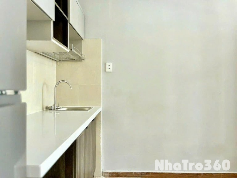 CĂN HỘ QUẬN 1 BAN CÔNG THOÁNG FULL NỘI THẤT