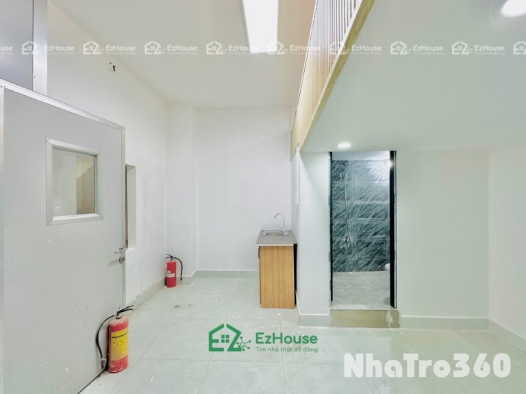 Gần công viên Phú Lâm